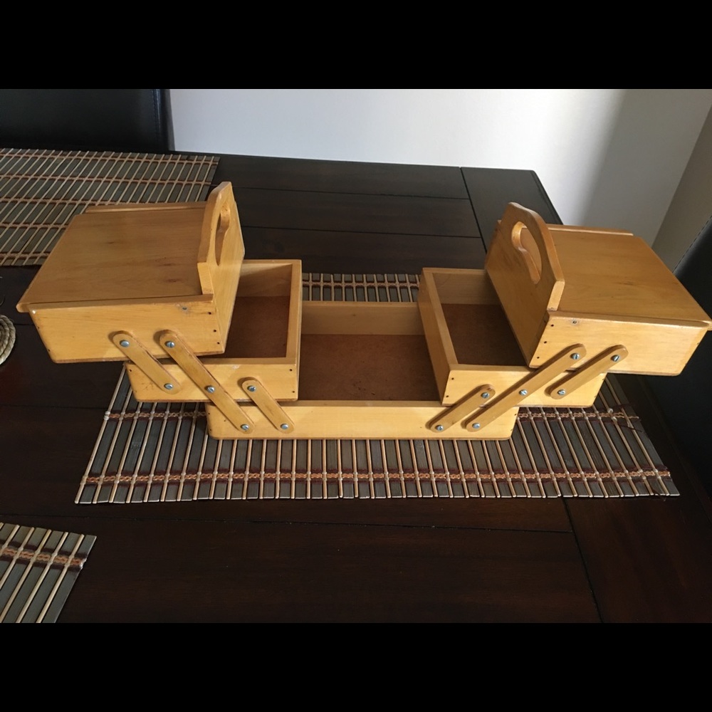 Earthy Jewelry Cubby Expandable Storage Box